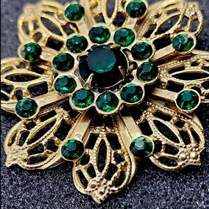 Vintage Gold and Emerald Green Brooch